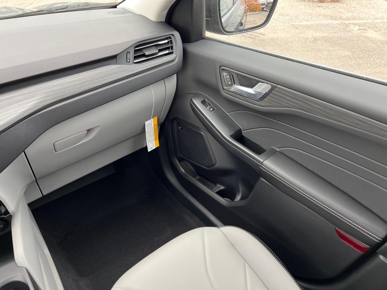 2026 Ford Escape Platinum Photo