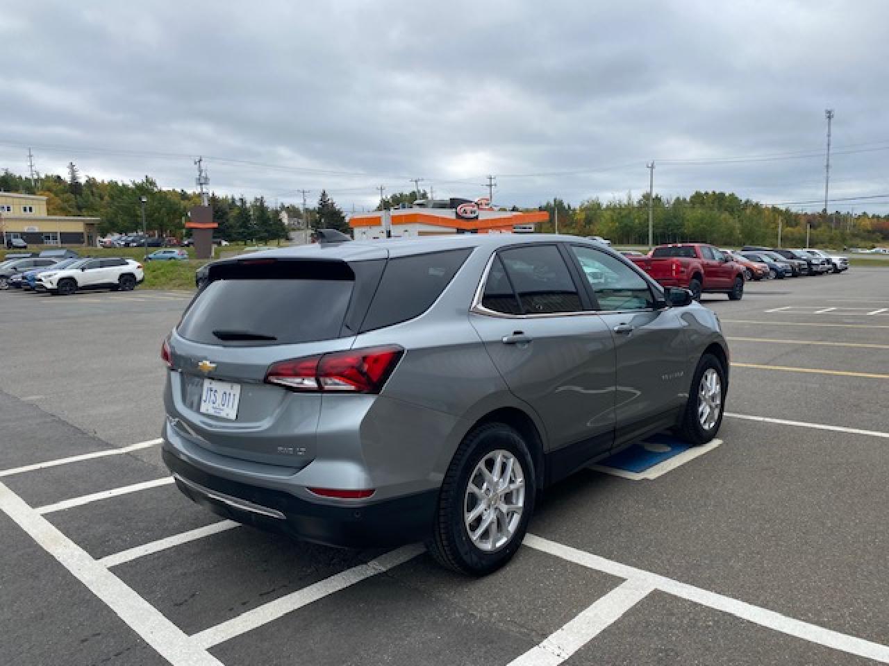 2024 Chevrolet Equinox AWD 4DR LT - Photo #4