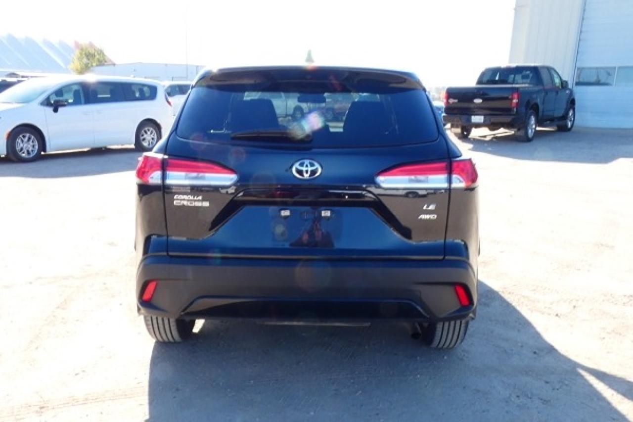 2024 Toyota Corolla Cross LE AWD w/Htd cloth, BUC - Photo #7