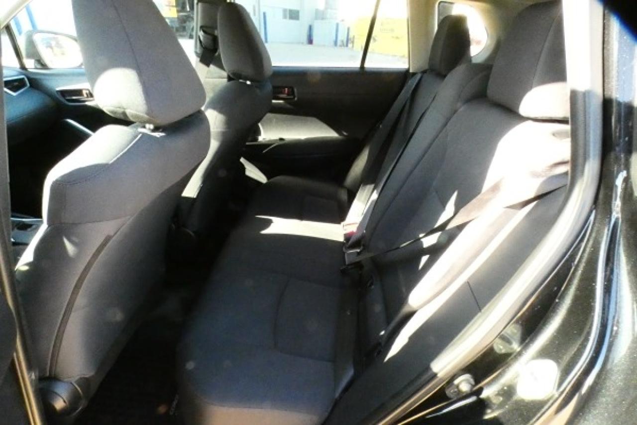 2024 Toyota Corolla Cross LE AWD w/Htd cloth, BUC - Photo #10
