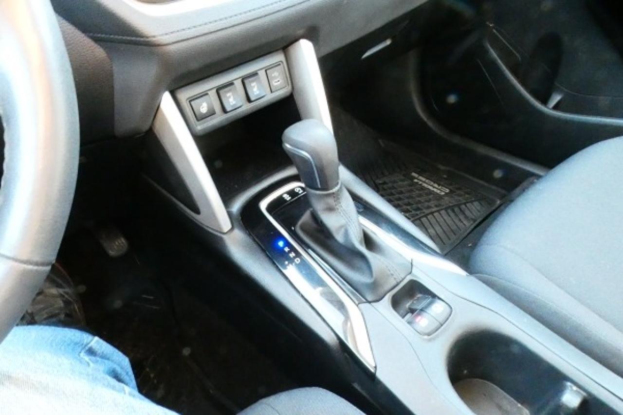2024 Toyota Corolla Cross LE AWD w/Htd cloth, BUC - Photo #16