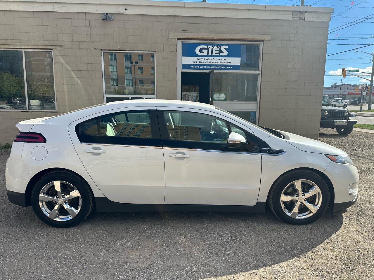 2015 Chevrolet Volt Plug in Hybrid - Photo #2