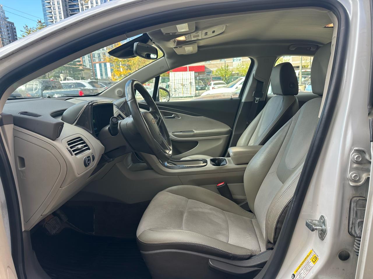 2015 Chevrolet Volt Plug in Hybrid - Photo #5