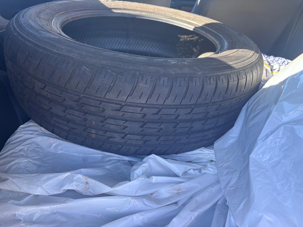 2013 Honda Fit HB Manual Extra Tires! - Photo #10