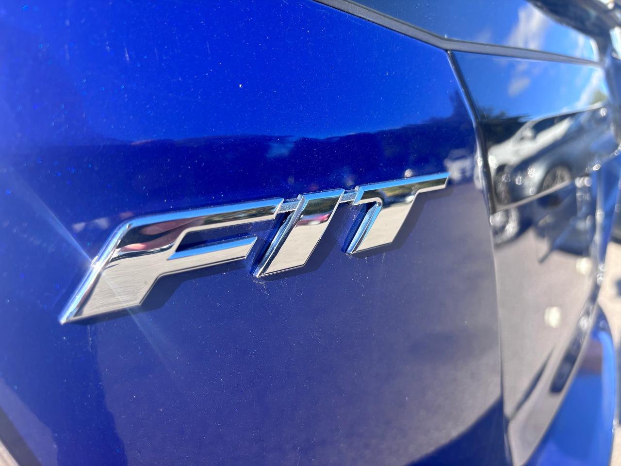2013 Honda Fit HB Manual Extra Tires! - Photo #8