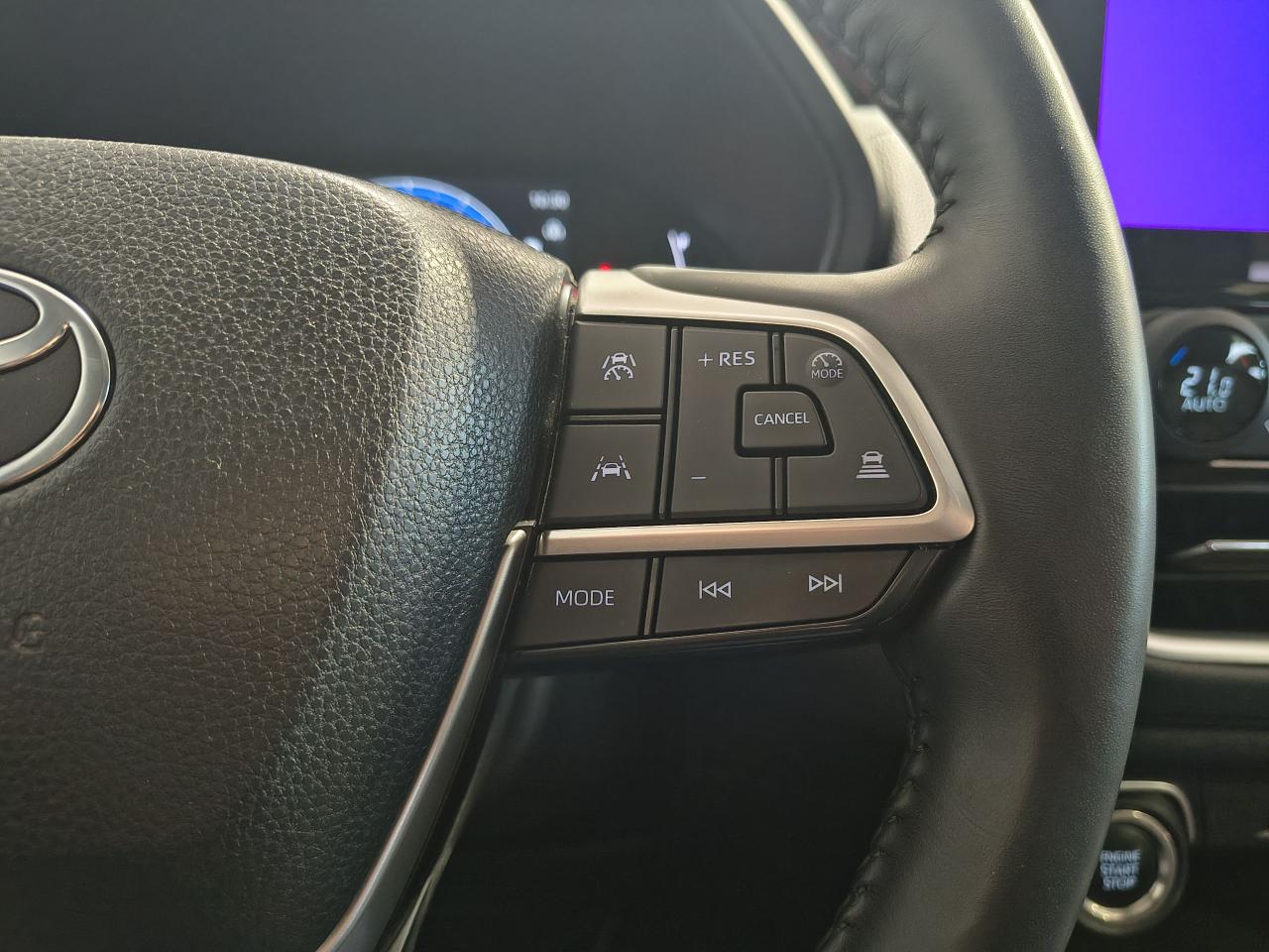 2024 Toyota Grand Highlander XLE Photo0