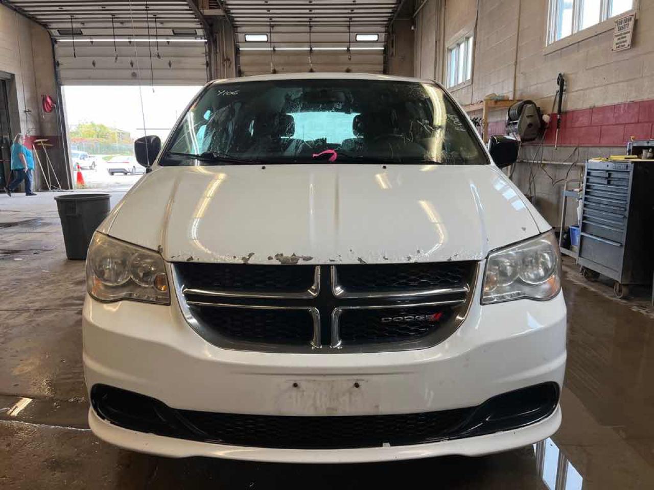 2014 Dodge Grand Caravan SE - Photo #2