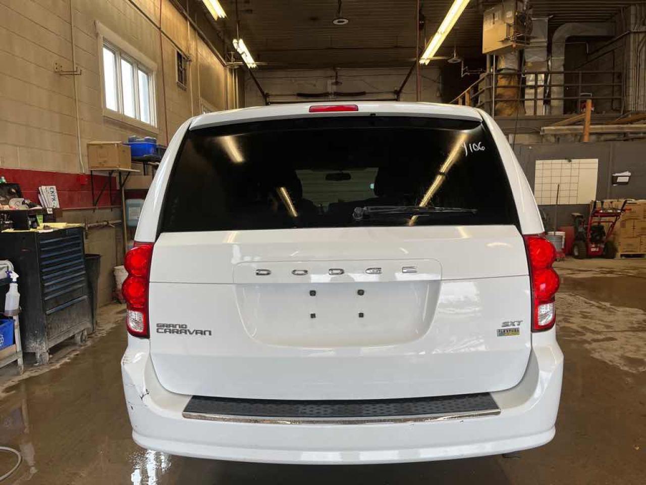 2014 Dodge Grand Caravan SE - Photo #5