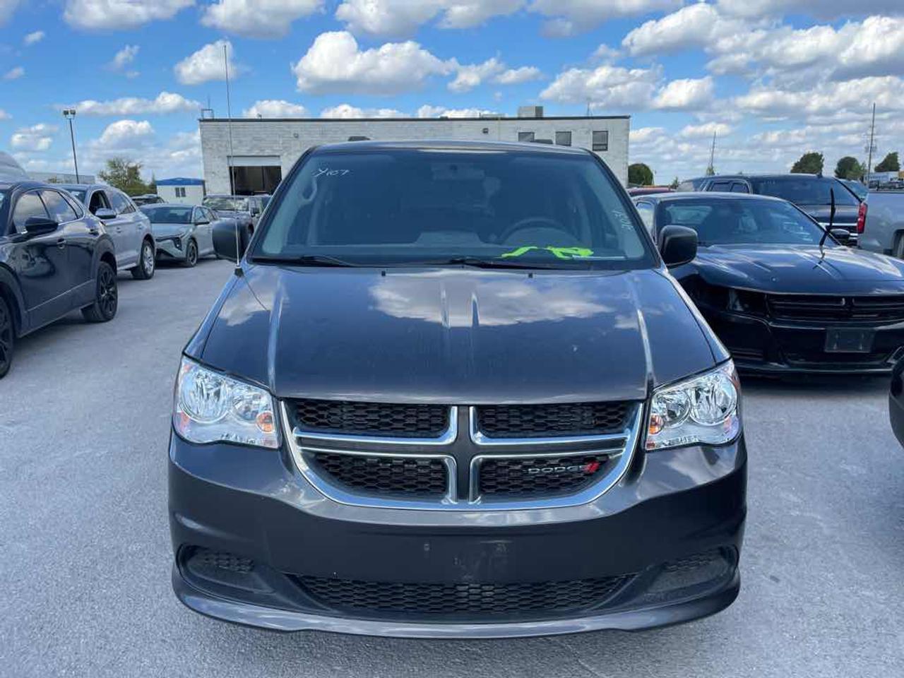 2016 Dodge Grand Caravan SE Photo1