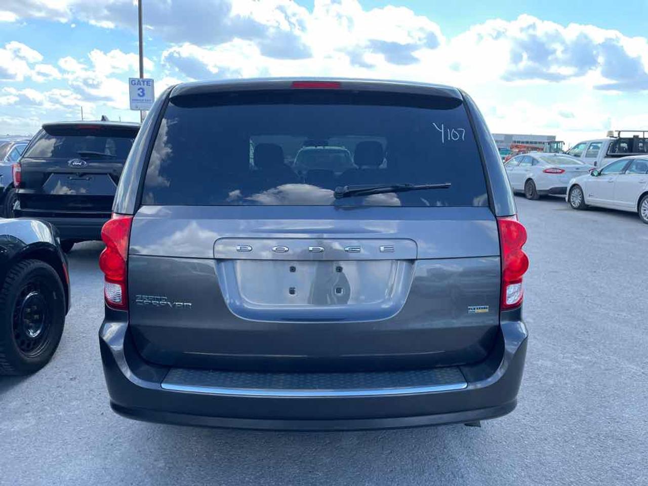 2016 Dodge Grand Caravan SE Photo