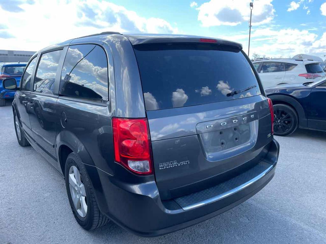 2016 Dodge Grand Caravan SE Photo