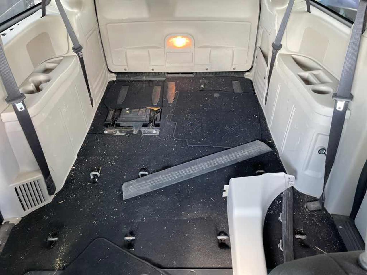 2016 Dodge Grand Caravan SE Photo