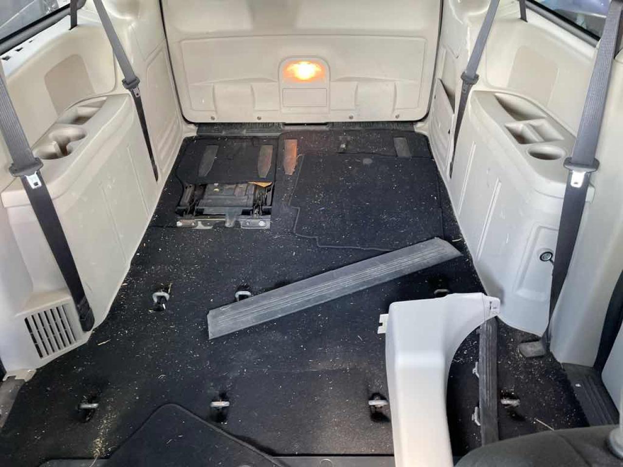 2016 Dodge Grand Caravan SE - Photo #12
