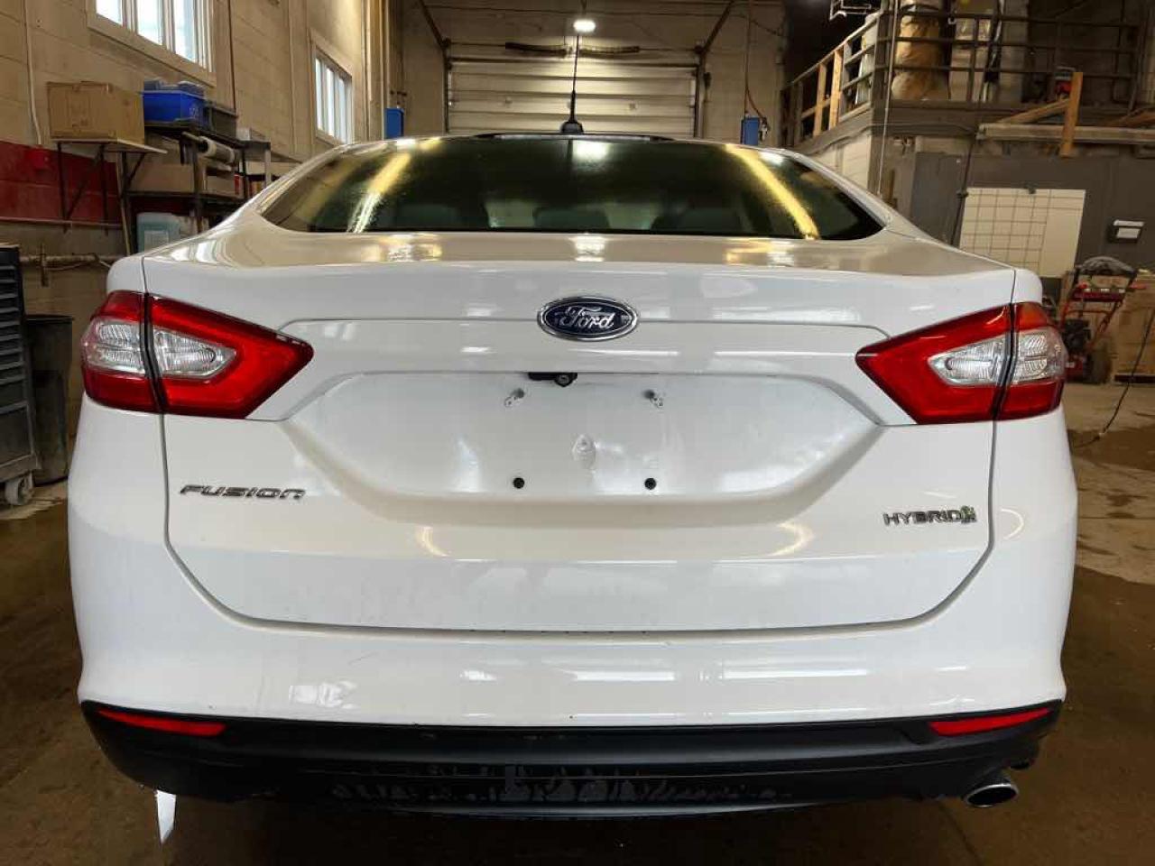 2016 Ford Fusion S Hybrid - Photo #5