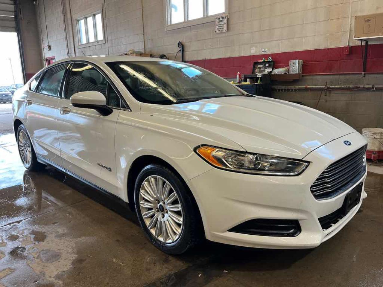 2016 Ford Fusion S Hybrid - Photo #3