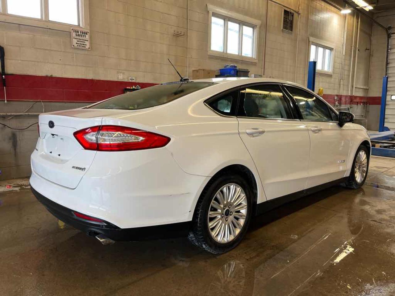 2016 Ford Fusion S Hybrid - Photo #4