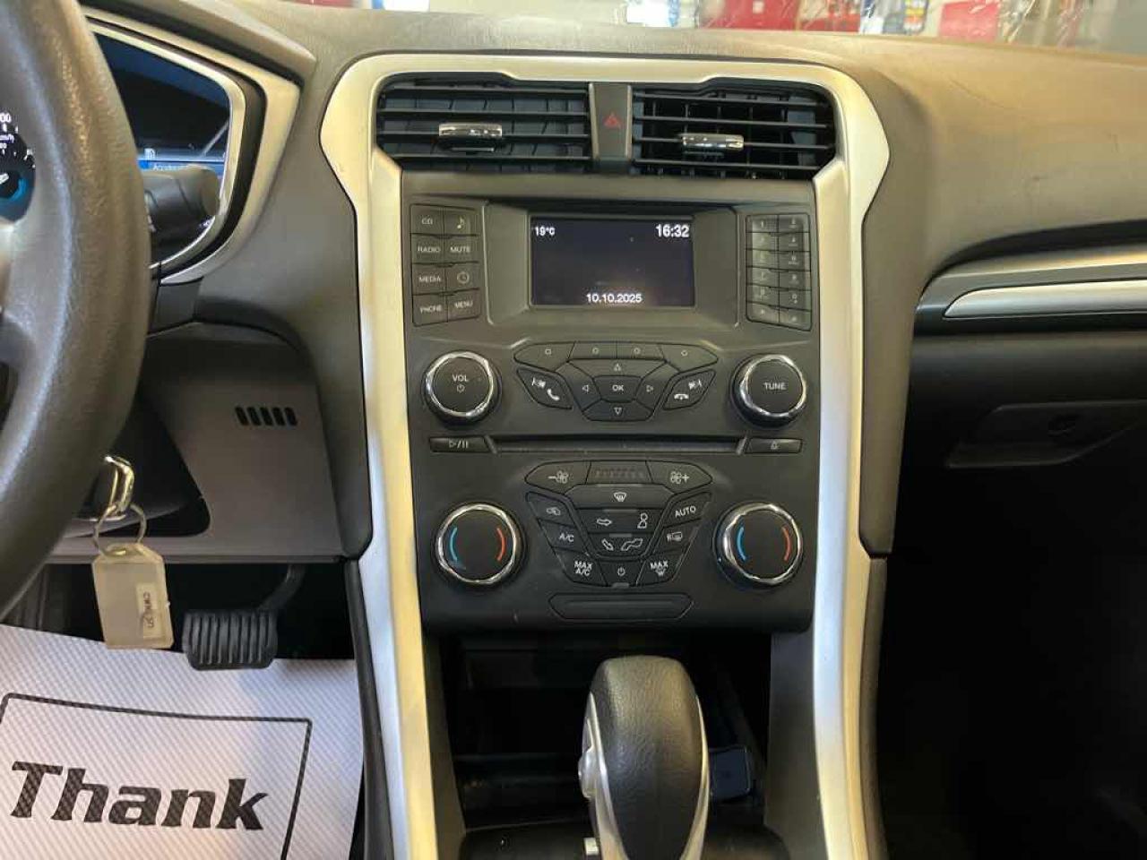 2016 Ford Fusion S Hybrid - Photo #10