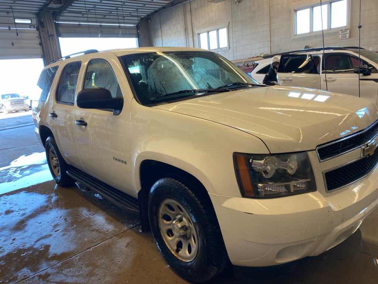 2010 CHEVRO TAHOE C1500 LS - Photo #3