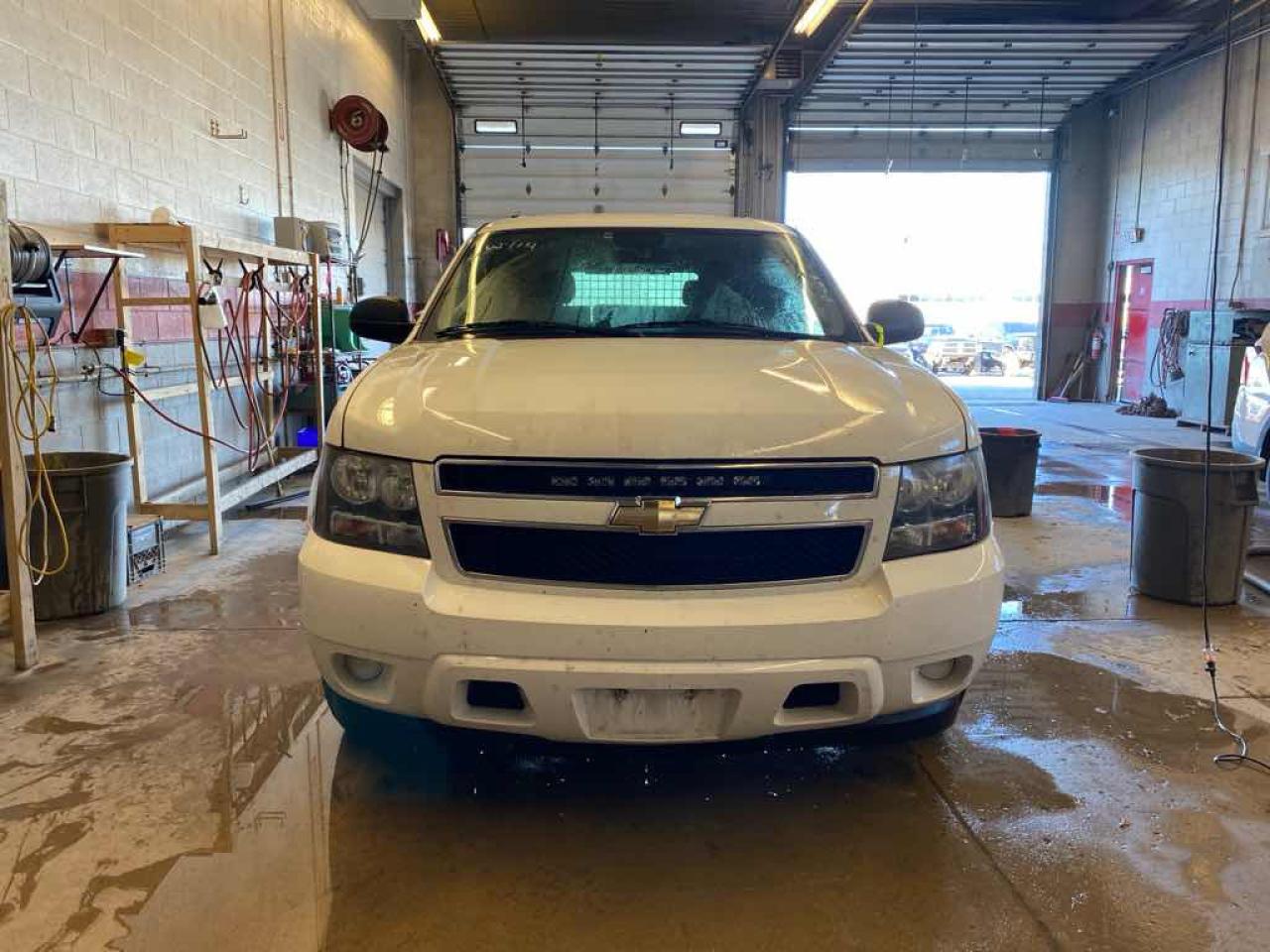 2010 CHEVRO TAHOE C1500 LS - Photo #2
