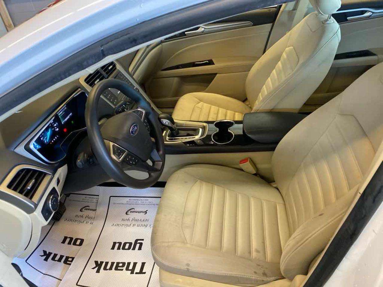2016 Ford Fusion SE Hybrid - Photo #8