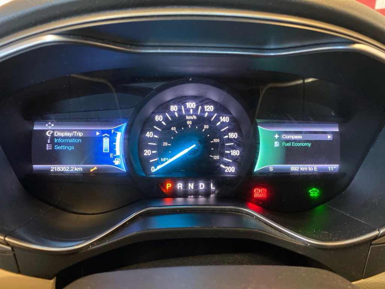 2016 Ford Fusion SE Hybrid - Photo #9
