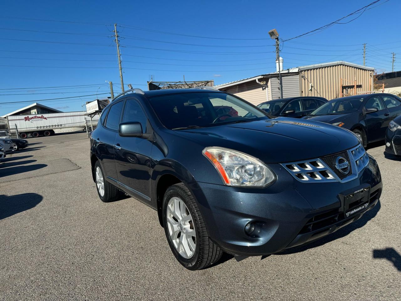 2013 Nissan Rogue SV Photo2