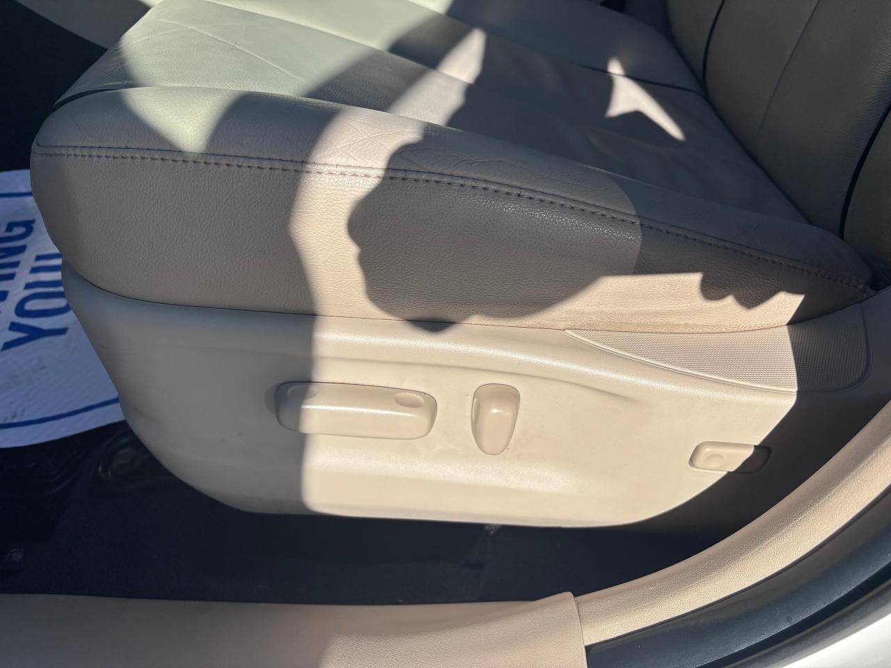 2015 Toyota Venza XLE V6 AWD FULLY LOADED!!! - Photo #16