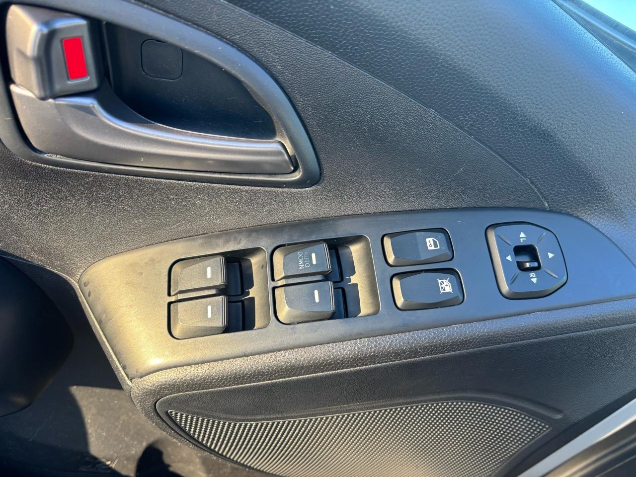 2015 Hyundai Tucson GL, 6 Spd Manual Transmission, Bluetooth - Photo #17