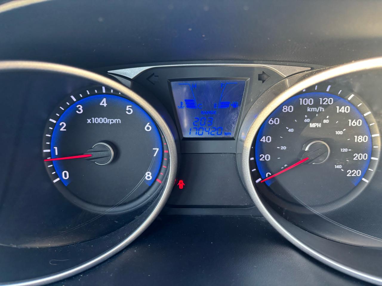 2015 Hyundai Tucson GL, 6 Spd Manual Transmission, Bluetooth - Photo #9