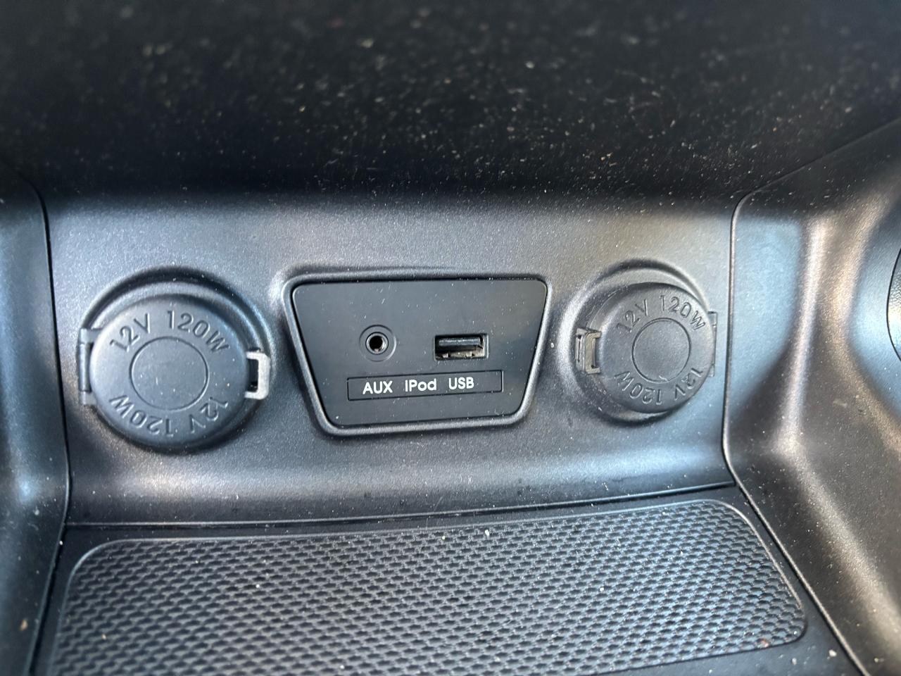 2015 Hyundai Tucson GL, 6 Spd Manual Transmission, Bluetooth - Photo #16