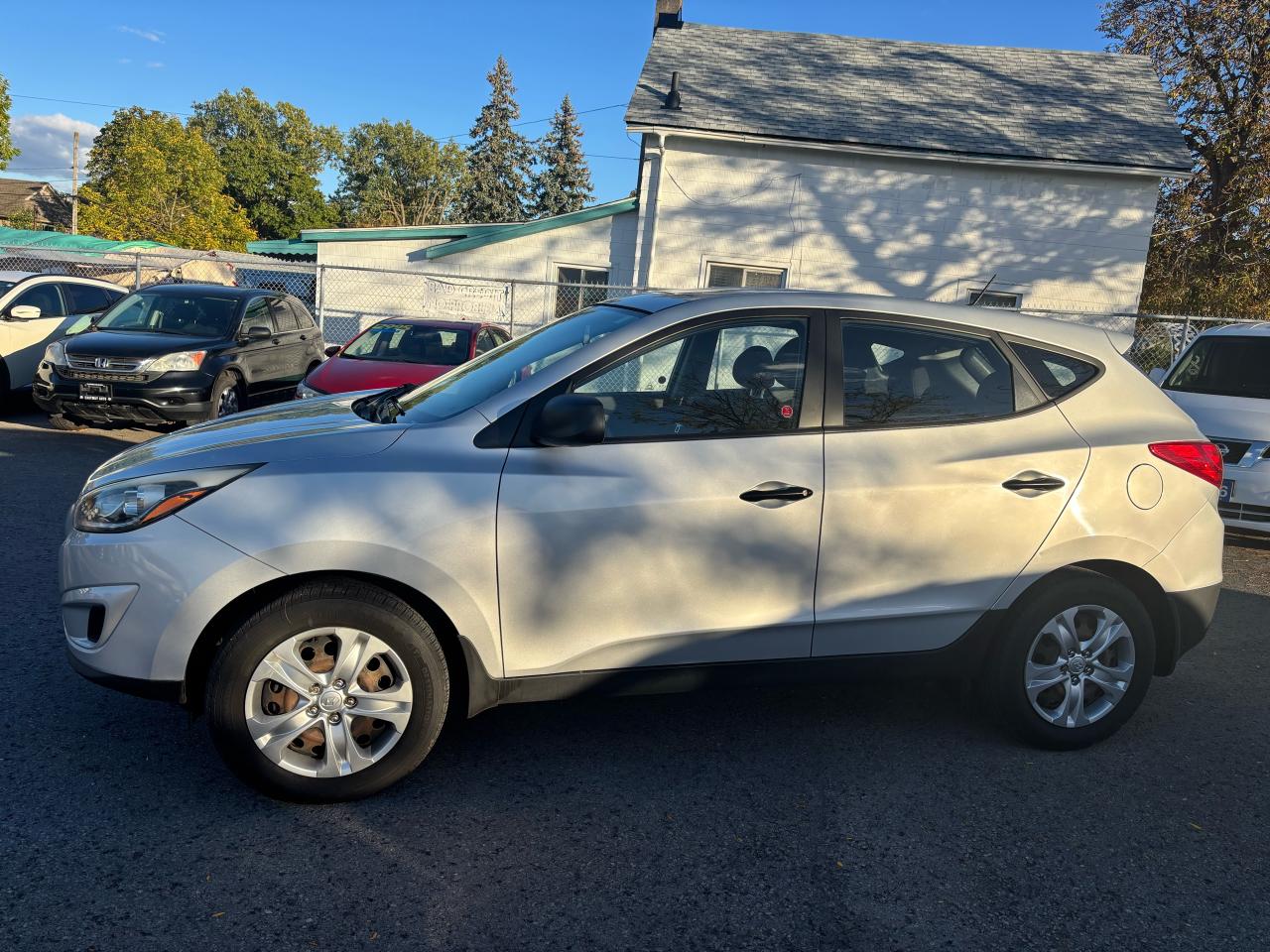 2015 Hyundai Tucson GL, 6 Spd Manual Transmission, Bluetooth - Photo #4