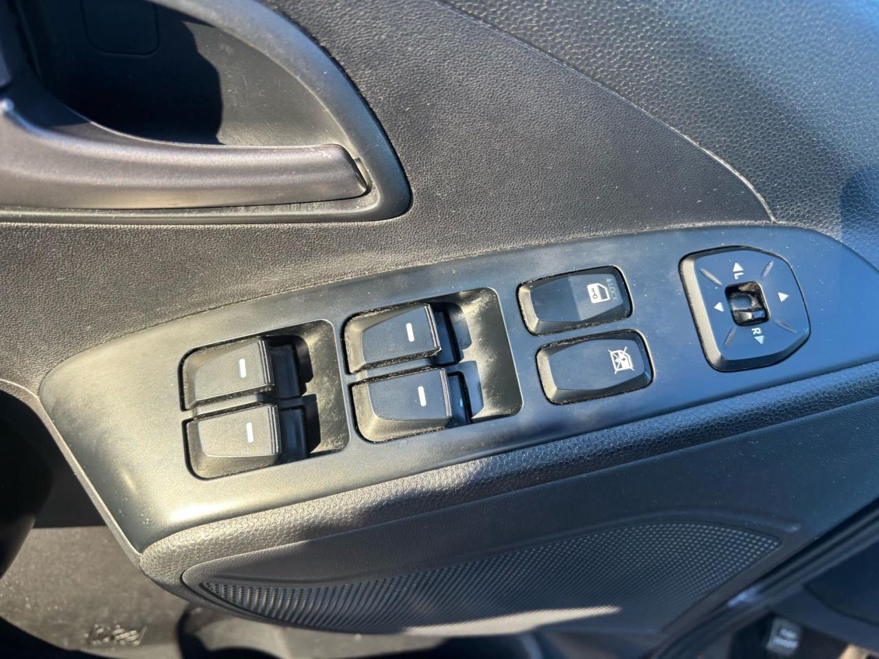 2014 Hyundai Tucson GL, Auto, Air, Bluetooth, Htd. Seats