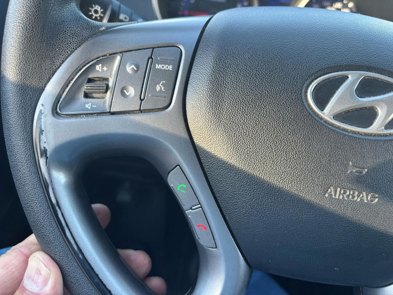 2014 Hyundai Tucson GL, Auto, Air, Bluetooth, Htd. Seats