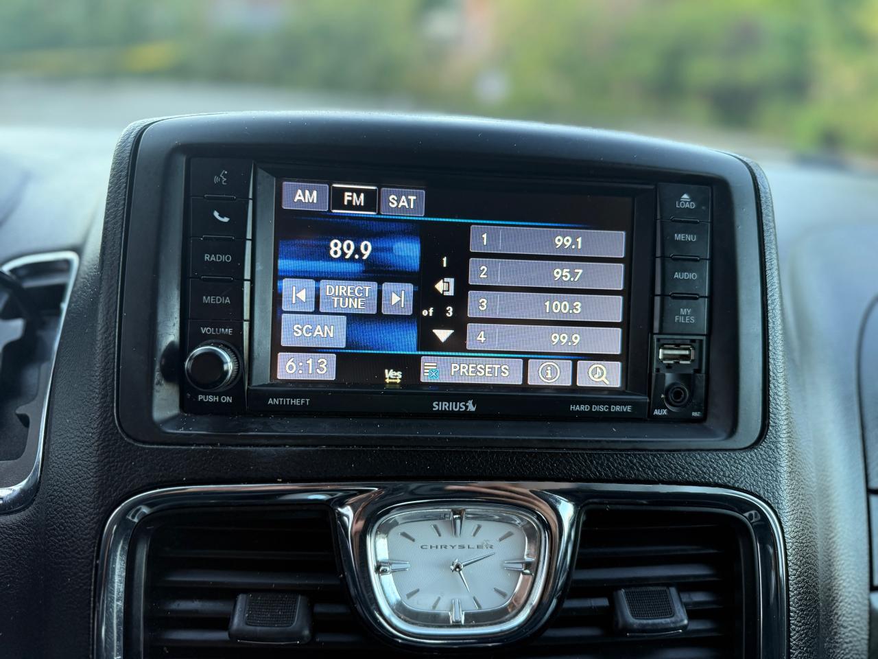 2015 Chrysler Town & Country TOURING - Photo #16