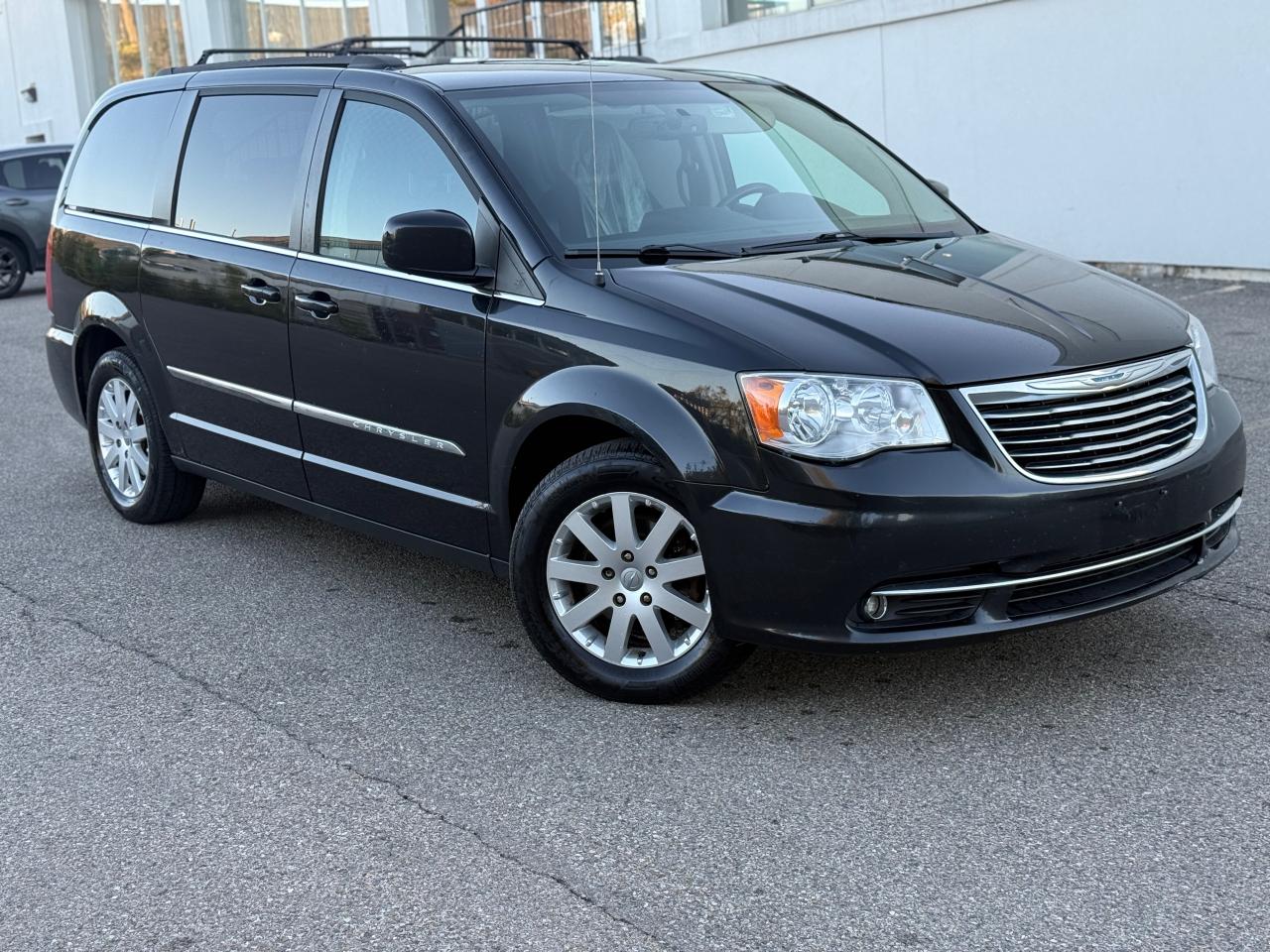2015 Chrysler Town & Country TOURING - Photo #3