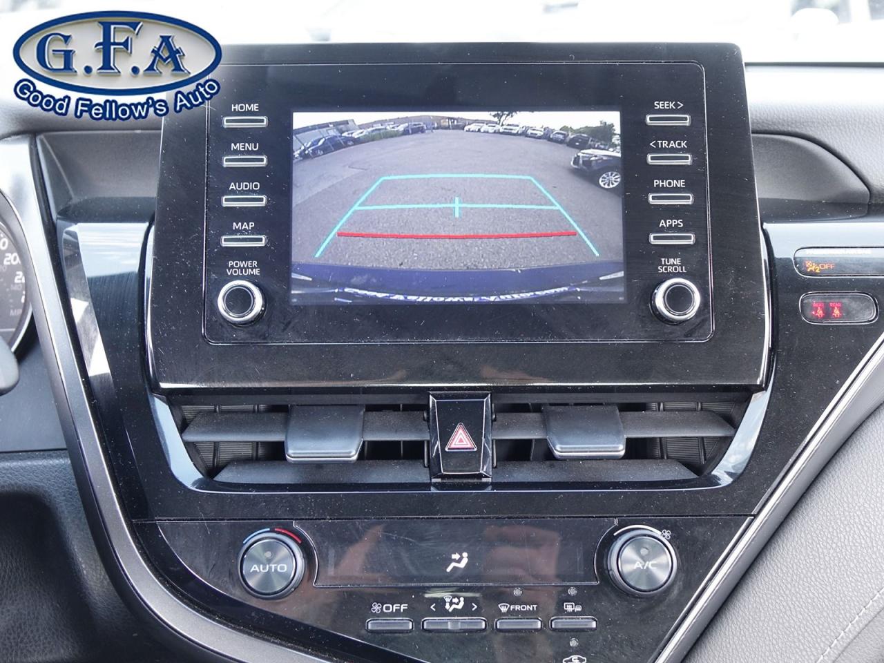 2021 Toyota Camry SE MODEL, LEATHER & CLOTH, REARVIEW CAMERA, HEATED Photo