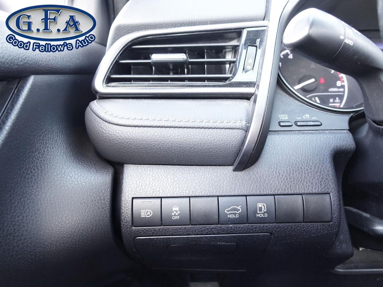 2021 Toyota Camry SE MODEL, LEATHER & CLOTH, REARVIEW CAMERA, HEATED - Photo #18