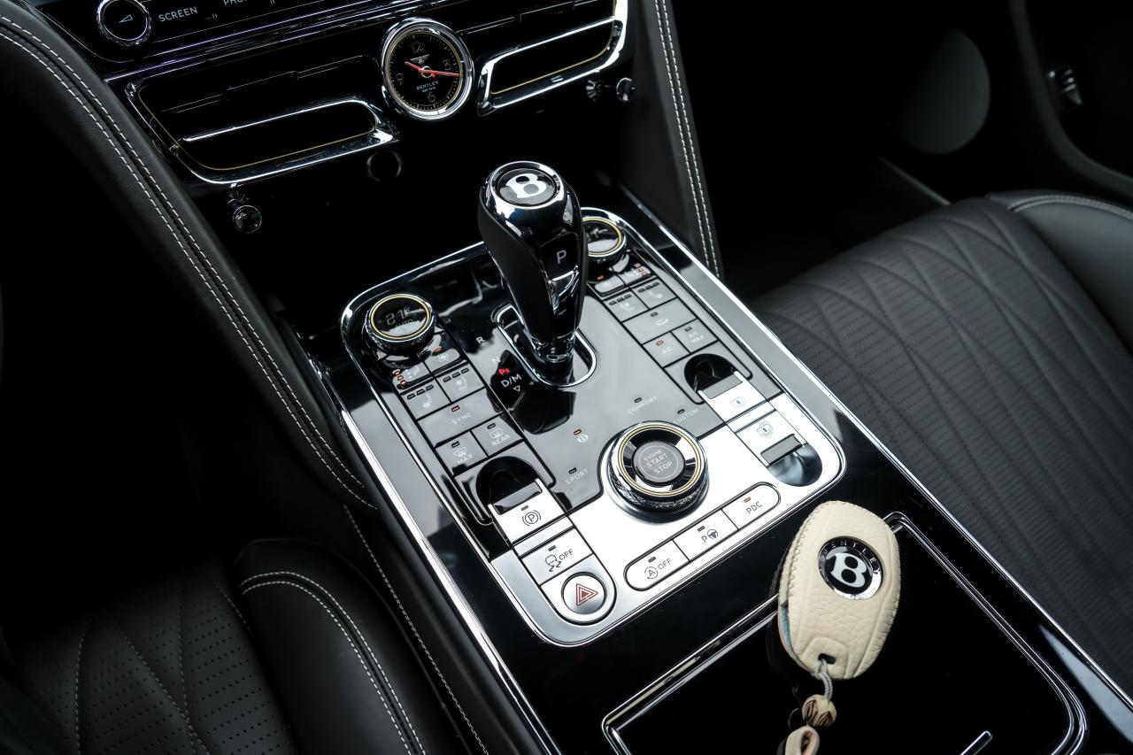 2022 Bentley Flying Spur V8 - Photo #16