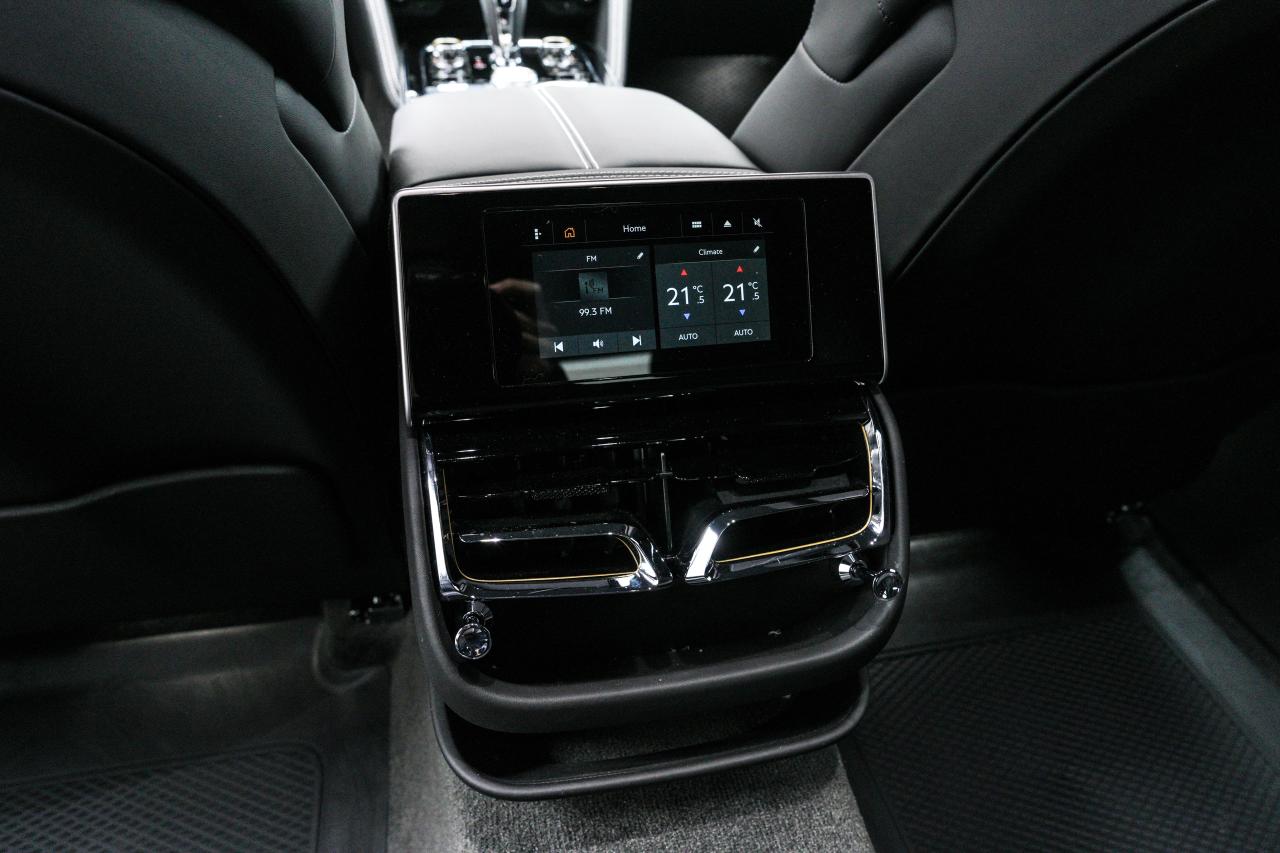 2022 Bentley Flying Spur V8 - Photo #7
