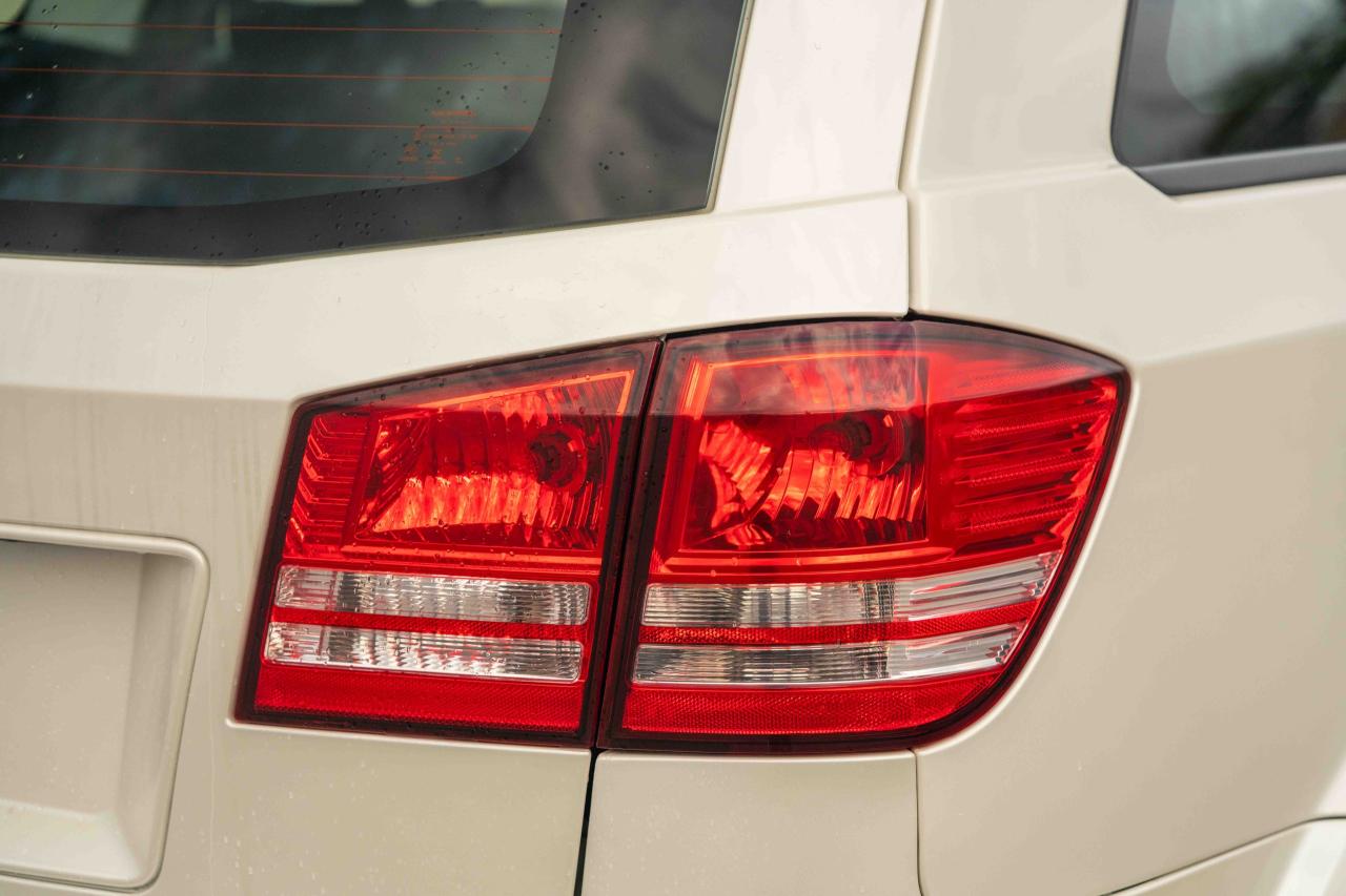 2015 Dodge Journey SE - Photo #10