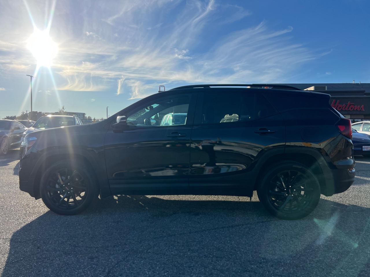 2023 GMC Terrain AWD 4DR SLE - Photo #8
