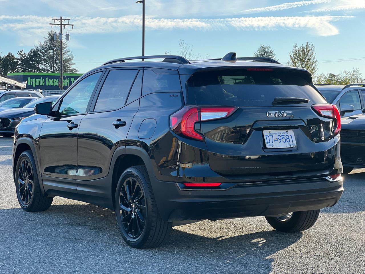 2023 GMC Terrain AWD 4DR SLE - Photo #12