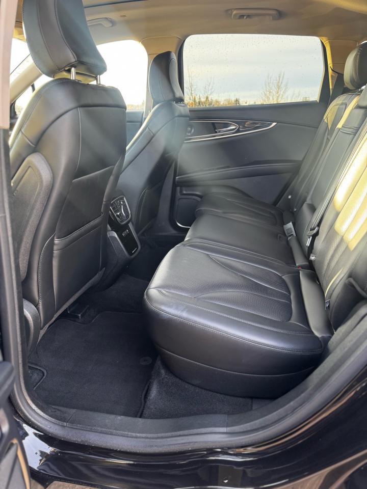 2022 Lincoln Nautilus RESERVE Photo5