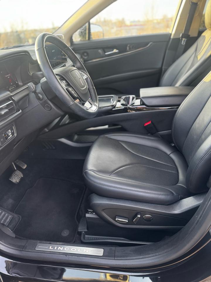 2022 Lincoln Nautilus RESERVE Photo5