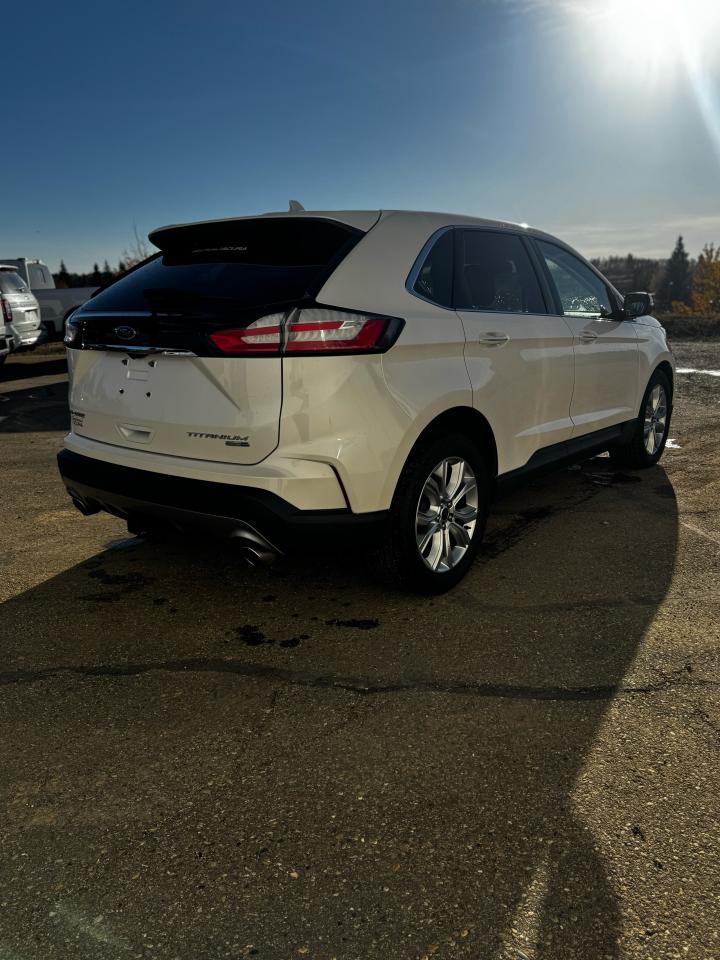 2019 Ford Edge Titanium Photo