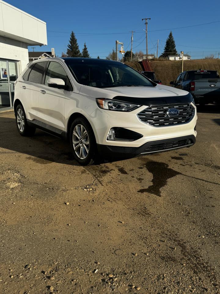 2019 Ford Edge Titanium Photo