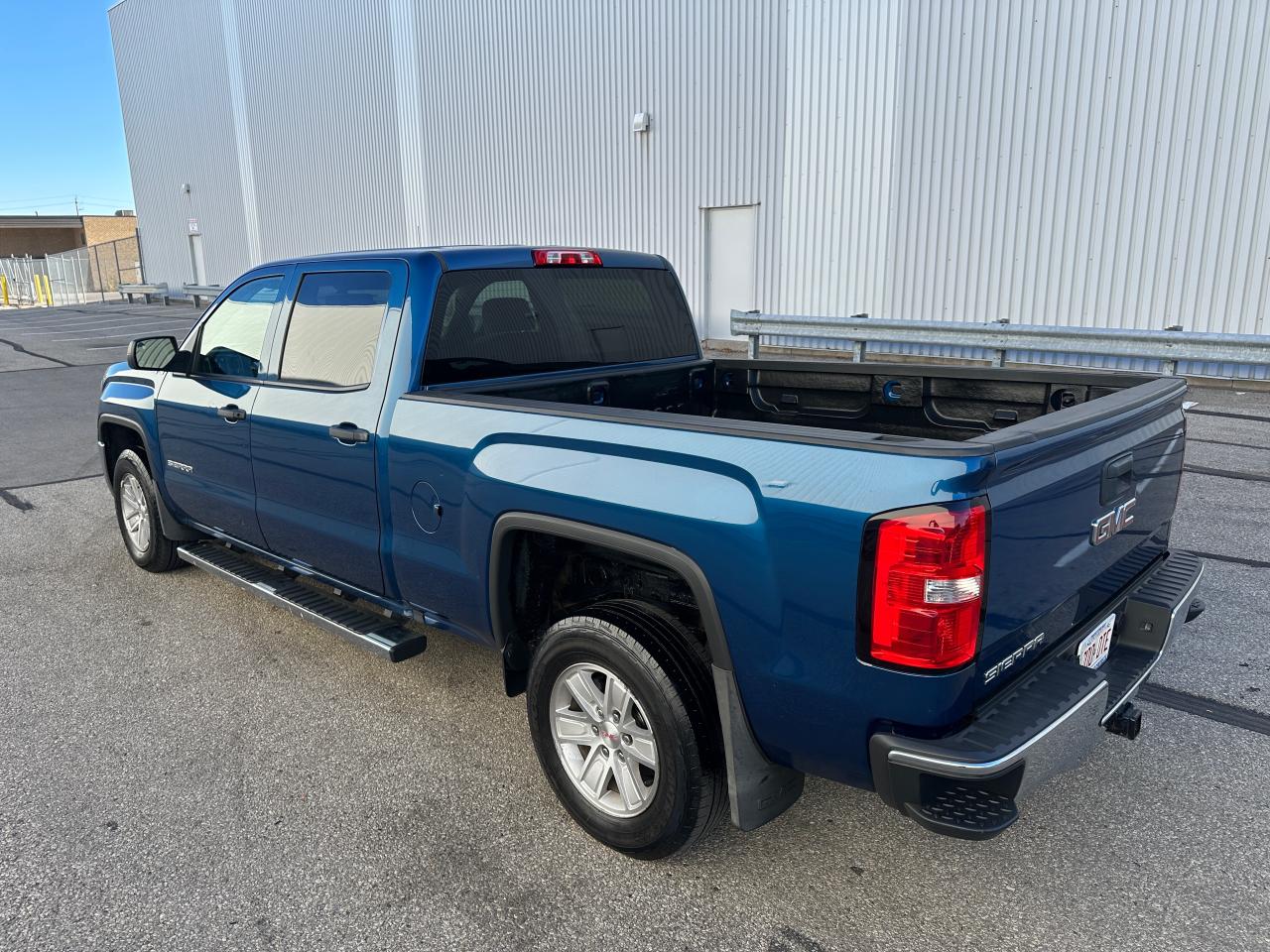 2018 GMC Sierra 1500 Crew Cab 6.5 FT Box 4WD Photo2