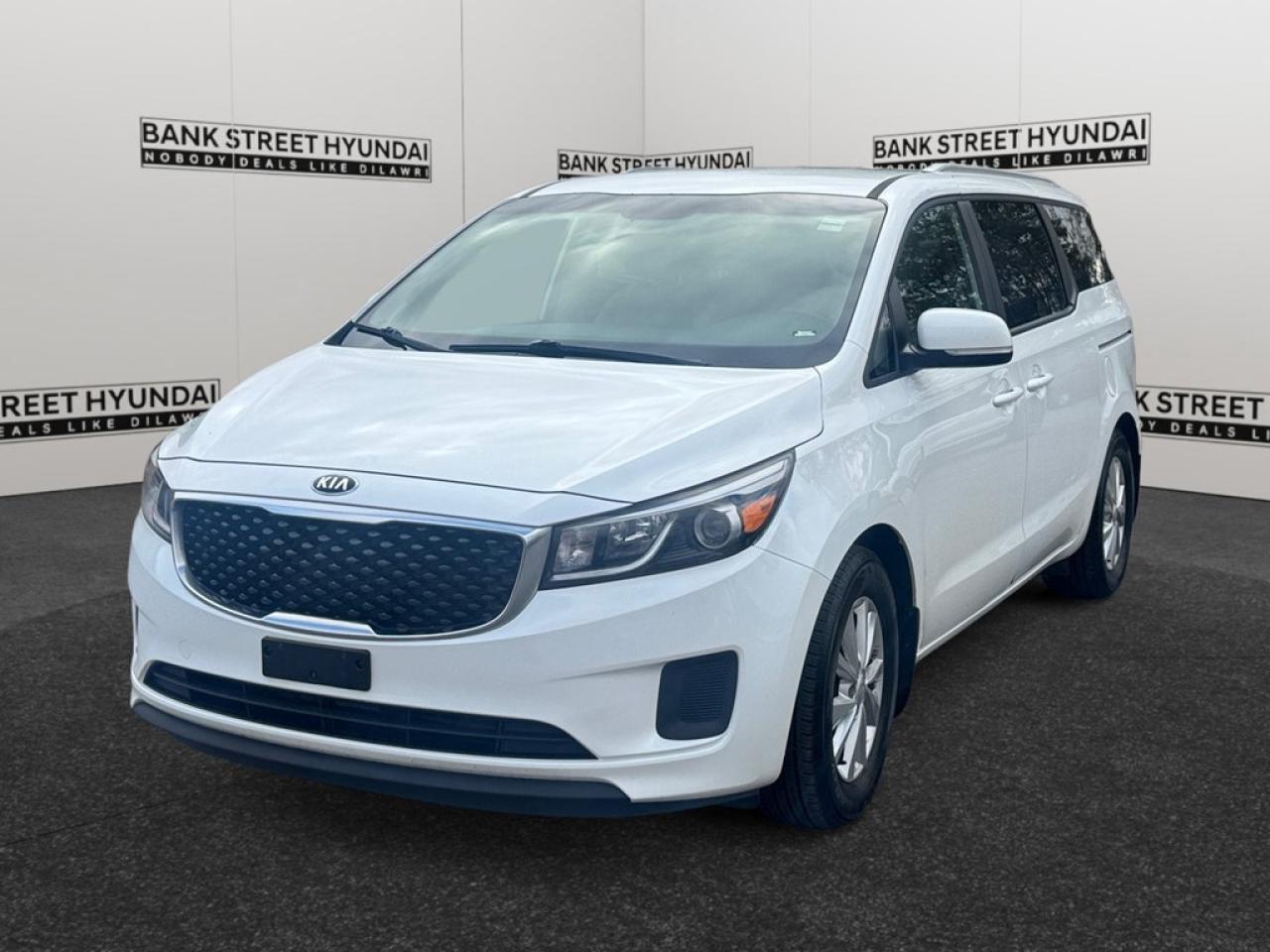 Used 2018 Kia Sedona LX FWD for sale in Ottawa, ON