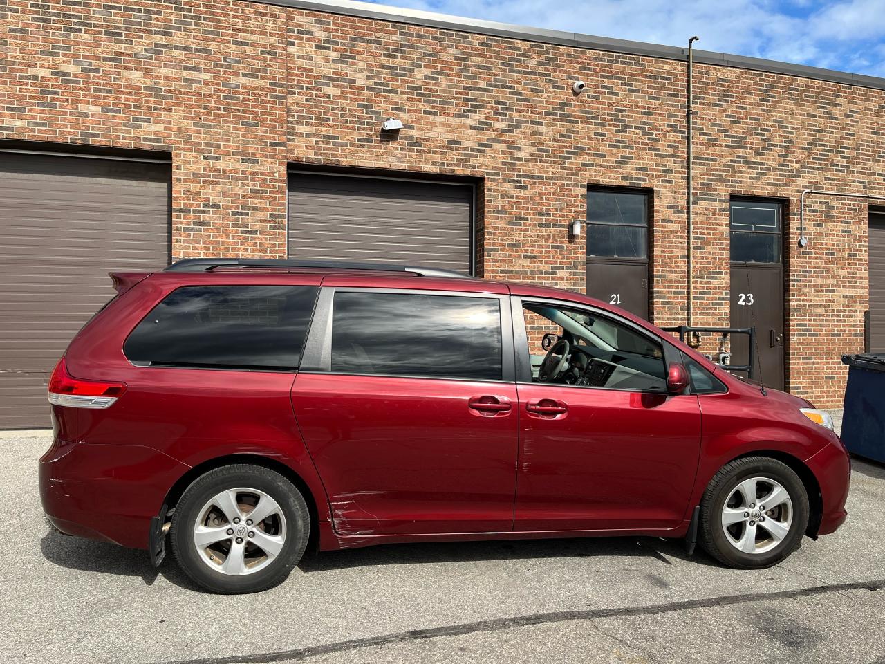Used 2014 Toyota Sienna 5dr LE 8-Pass FWD-1 LOCAL SENIOR FEMALE OWNER!! for sale in Toronto, ON