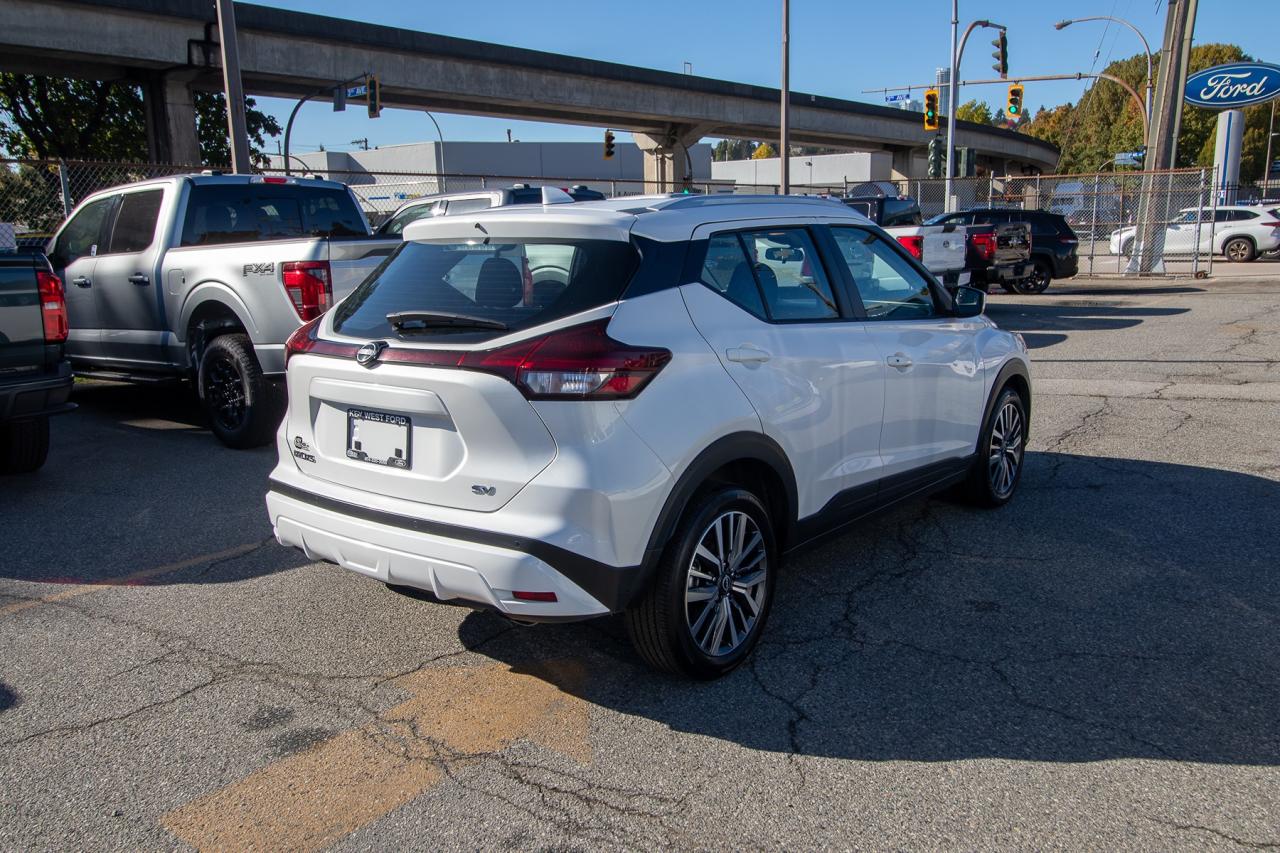 2024 Nissan Kicks SV Photo5
